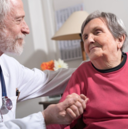 Известен онколог (97) шокира със съвета си: Правете това всеки ден и ще удължите живота си