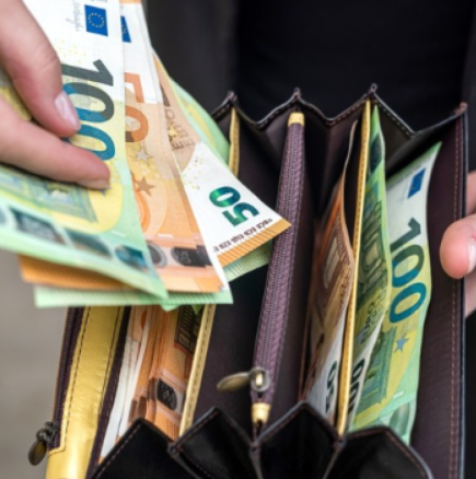 Голям месечен хороскоп за март: какво ви очаква в любовта, работата и финансите