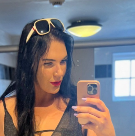 Когато я видят на живо, мъжете бягат презглава-Ето какъв е „проблемът“ на тази красива жена