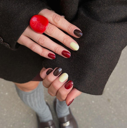 5 идеи за маникюр в дълбоки винени и кафяви нюанси