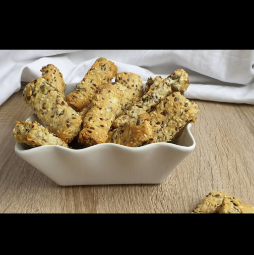 Пълнозърнести крекери със семена - супер лесни, супер вкусни и стават за пости! Давам на децата вместо чипс и снаксове: