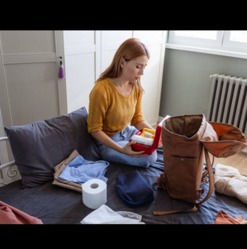 Отивате на зимна почивка? Фармацевт разкри какво ЗАДЪЛЖИТЕЛНО да сложите в аптечката преди пътуване: