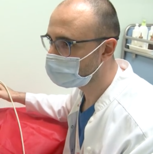 Ето гинекологичния кабинет с камери, снимали пациентки за сайтове за възрастни