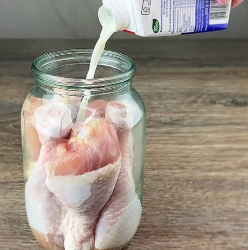 Служител в ресторант ми разкри този трик! Ето как само истинските гастрономи приготвят пилешки бутчета