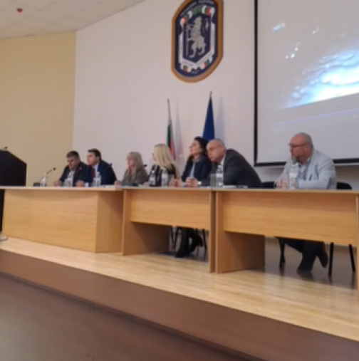 Извънредно на живо: Брифинг на МВР за убийствата-Видео от запалването на хижа Петрохан