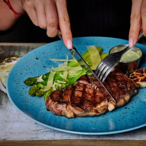 Жена яла само месо в продължение на 6 години: Ето какво се е случило с тялото ѝ, лекарите са в шок!