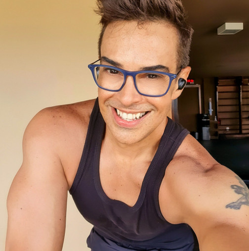 Можете ли да повярвате, че е на 58 години? Твърди, че изглежда с 30 години по-млад, защото яде само това