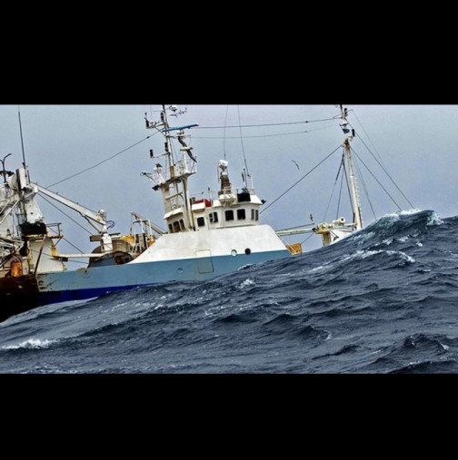 Откриха изчезналия край Маслен нос риболовен кораб на дъното на морето: