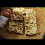 Турски бюрек на тиган, готов за 15 минути: Любим на всички от 7 до 77 г!