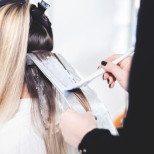 Трябва ли да се боядисвате с мръсна или чиста коса? Най-накрая реших какво да правя с по-добри резултати.