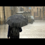 Първо ще ни обрули, после ще ни удави! Жълт код за обилни валежи важи за 15 области днес!