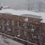 Сняг заваля в Перник и Радомир-Видео