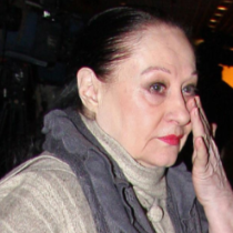 Избягала от първия си съпруг след първата брачна нощ, а за втория се омъжила, докато бил на смъртно легло: Невероятна история 