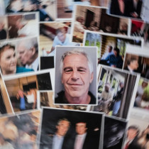 Нова бомба около скандала Епстийн - лъсна и българска следа!