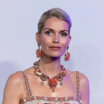 Светът онемя, когато братовчедката на принцеса Даяна се появи с тази рокля: Истински шедьовър - произведение от 17 век