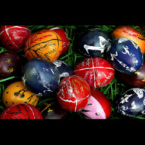 Не е добре да се боядисват великденски яйца в тези 3 цвята: Свещеник предупреждава да не се допуска тази грешка!