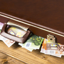 ЧЕТИРИ зодиакални знака ще реализират големи финансови печалби преди края на март 2026 г.