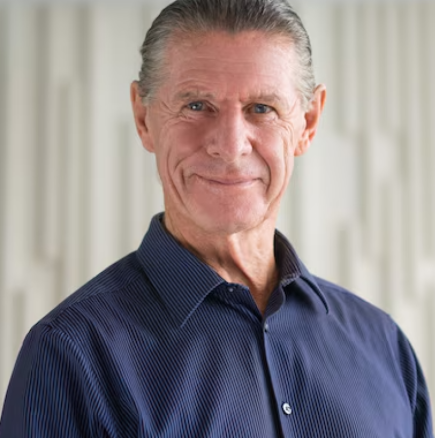 Баща ни живя с нас 15 години, а с новото си семейство – 30. Когато остаря, осиновената му дъщеря го върна при нас