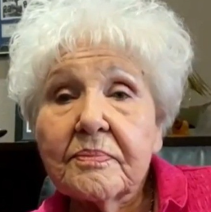 Пенсионира се на 90: Баба е работила 74 години, никога не е пропускала работен ден