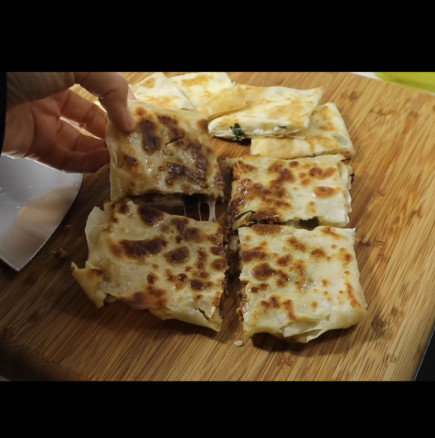 Турски бюрек на тиган, готов за 15 минути: Любим на всички от 7 до 77 г!