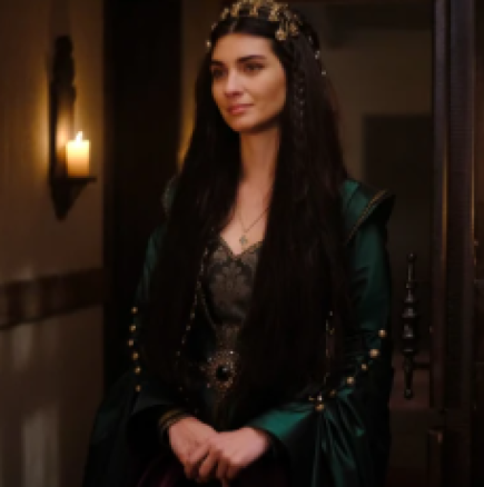 На 16-годишна възраст Мара е продадена от баща си и майка си на турския султан, който имал 30 момчета в харема си