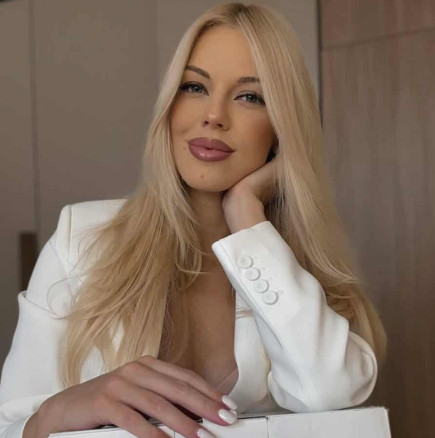 Натали Трифонова празнува половин годинка на сина си - вижте порасналия Арън и вълшебната му торта: