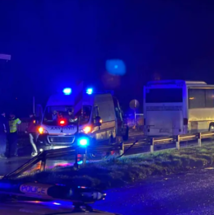 Шофьор на линейка загина при тежка катастрофа