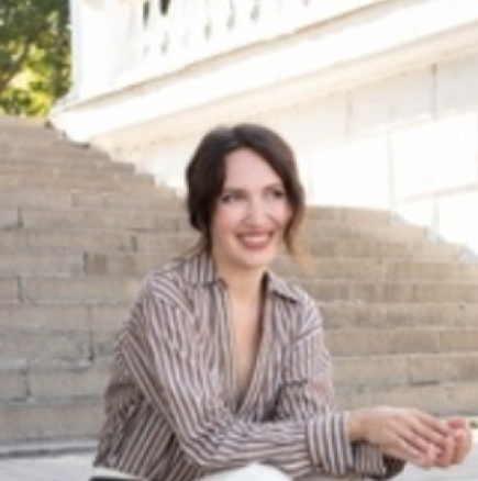 Най-модерните дънки тази пролет не са сини: Нова тенденция завладява улиците