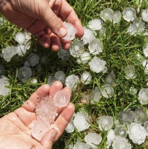 Метео Балканс с предупреждение: Идва гръмотечно време и градушки!