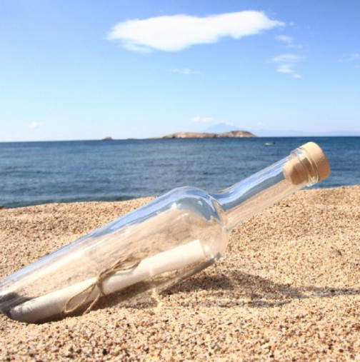 Мъж намери писмо в бутилка: Не беше любовно писмо, а нещо още по-хубаво!-Снимки