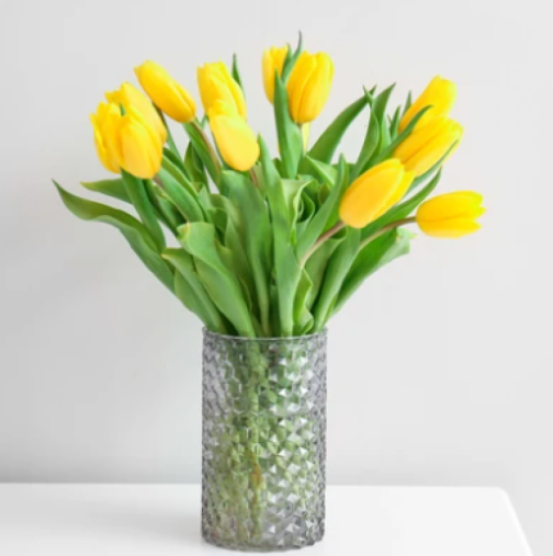 Как да запазите лалетата свежи с дни и дори седмици: трикът, който не струва нищо