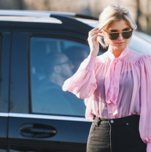 Модерна комбинация риза и деним за пролет 2026 (СНИМКИ)