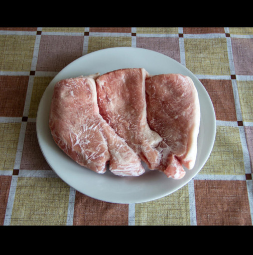 Гладът чука на вратата, а вие сте забравили да извадите месото от фризера! Не се паникьосвайте, ето как да го направите за 5 минути