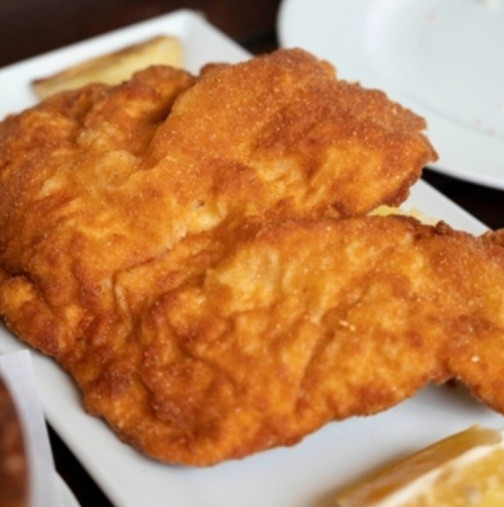 Пържене без яйца и брашно: Само 2 съставки, а месото остава сочно, а коричката е хрупкава