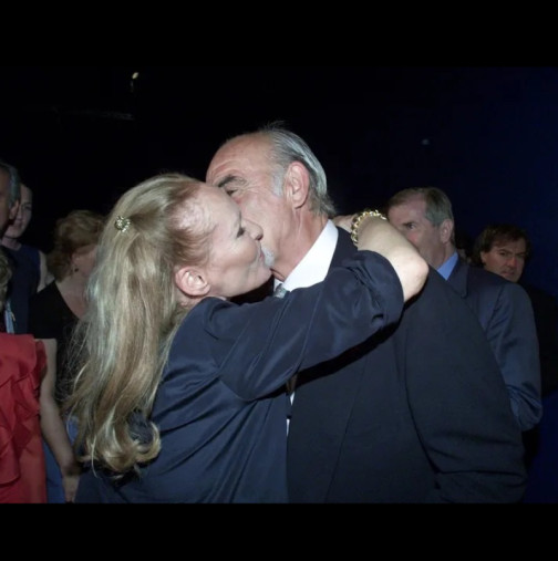 Тя беше най-красивото момиче на Бонд, а сега на 90 години олекна с 18 МИЛИОНА: Предаде я най-близкият човек!