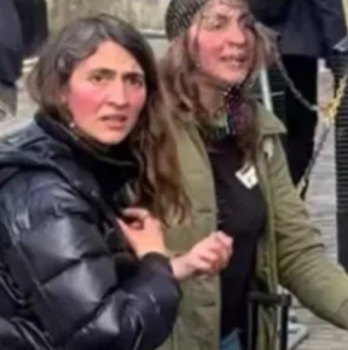 Две от тризначките от „Биг Брадър“ се проявиха в Лондон -Заснеха ги как крещят като обезумели по  кралското семейство