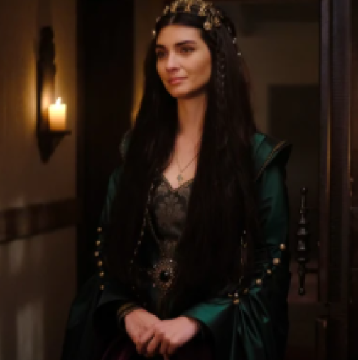 На 16-годишна възраст Мара е продадена от баща си и майка си на турския султан, който имал 30 момчета в харема си