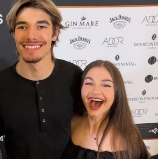 Млади, красиви и влюбени! Крисия заживя с Никола Цолов във Валенсия - ето какво работи там: