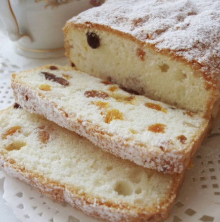 Бял кекс: Кралят на сладкишите за кафе! Фин, топящ се в устата и пълен със сушени плодове: