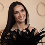 Известните гримьори са единодушни: Това е най-силният сенки за очи за жени над 50 години