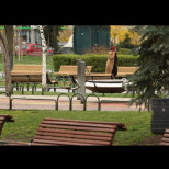 Великденско чудо усмихна софиянци - ето какво се появи на пейка пред Народния театър: