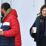 Богатият актьор, който купува от битпазара-Пътува с колело и не харчи пари, но има милиони