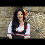 Народната певица Росица Пейчева разхожда в количка и сина си, и внучката! Вуйчото е 2 години по-голям от племенничката: