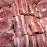 По какво се разпознава етикета на храните с "лепило за месо"