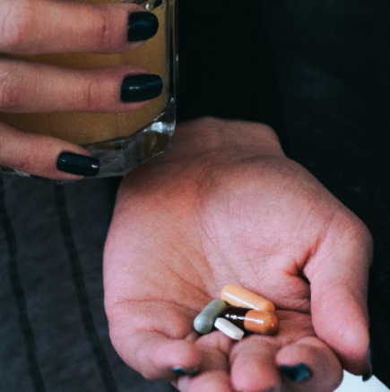 Хората пият тези два витамина като луди, но те изобщо не трябва да се съчетават: Лекарят обясни кои комбинации трябва да избягвате