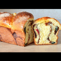 И румънците правят козунаци за чудо и приказ! Тази рецепта за Румънски козунак с орехи и локум е божествена: