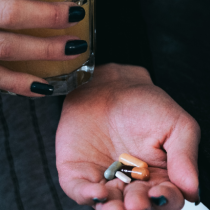 Хората пият тези два витамина като луди, но те изобщо не трябва да се съчетават: Лекарят обясни кои комбинации трябва да избягвате