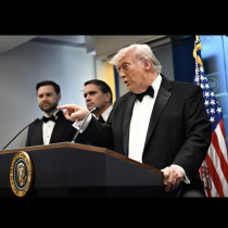 Учител на месеца стои зад стрелбата по Доналд Тръмп вчера! Подробности и ВИДЕО: