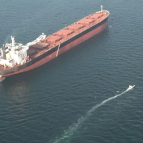 Иран отвори окончателно Ормузкия проток! Падат ли цените на петрола