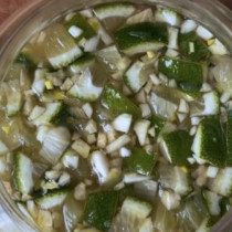 Не съм боледувал 35 години!“: Домашен еликсир с мед, чесън и лимон, за който хората отново говорят